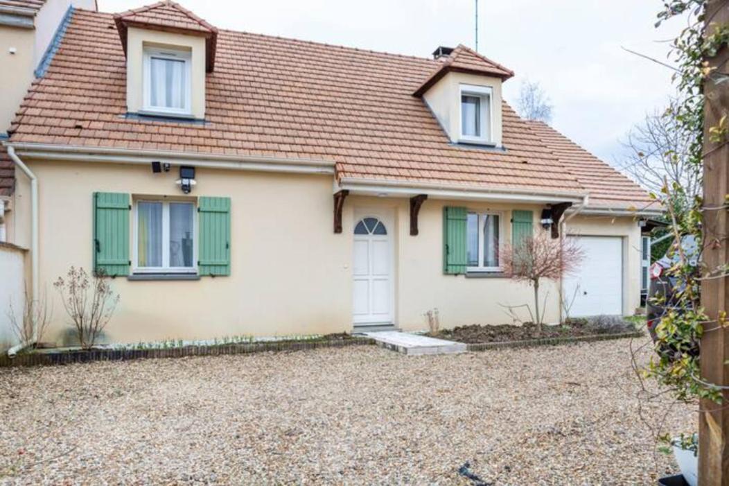Maison Romantique Entre Deux Fleuves Chez L'Habitant Montereau-faut-Yonne Exterior foto
