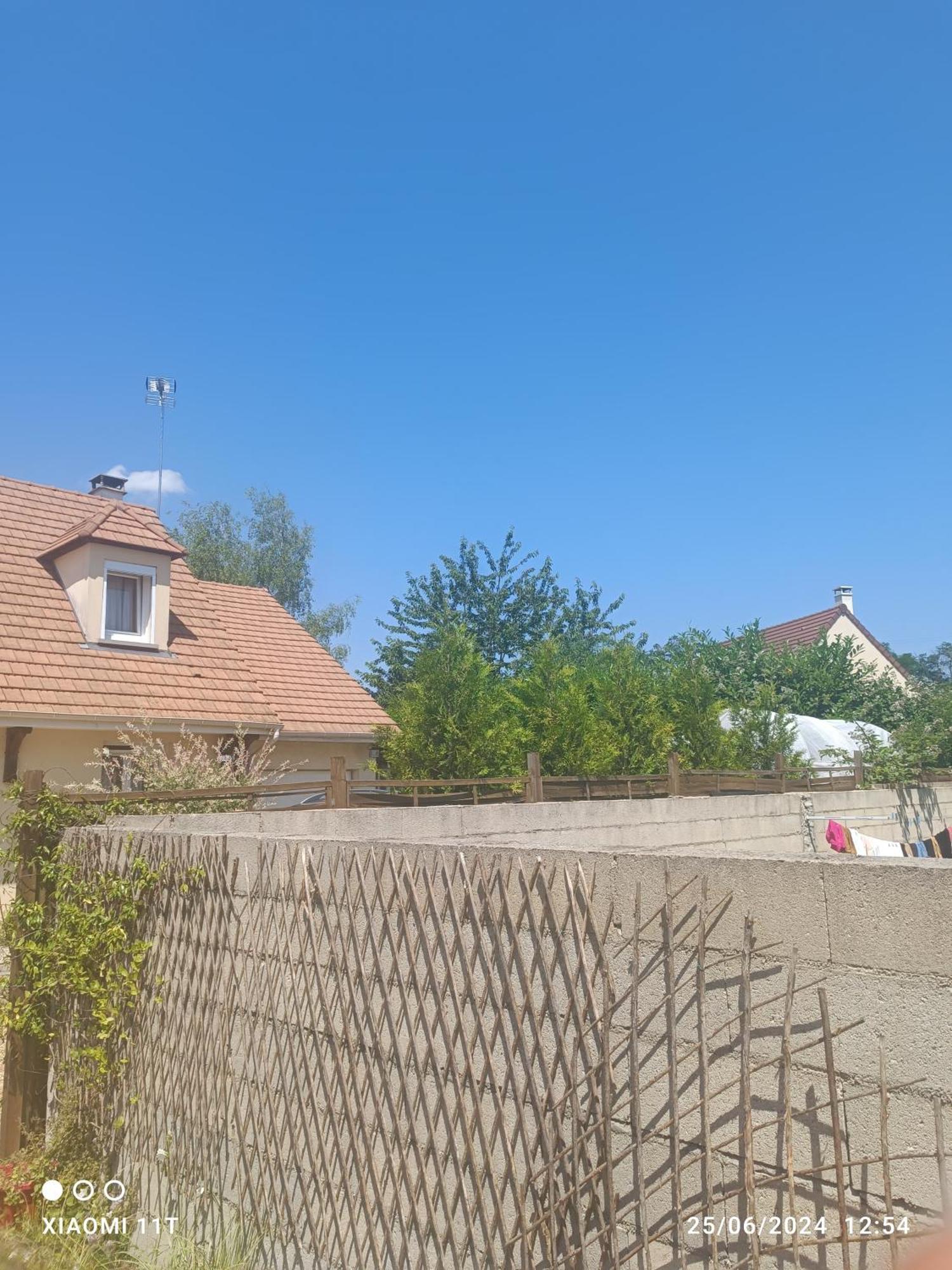 Maison Romantique Entre Deux Fleuves Chez L'Habitant Montereau-faut-Yonne Exterior foto